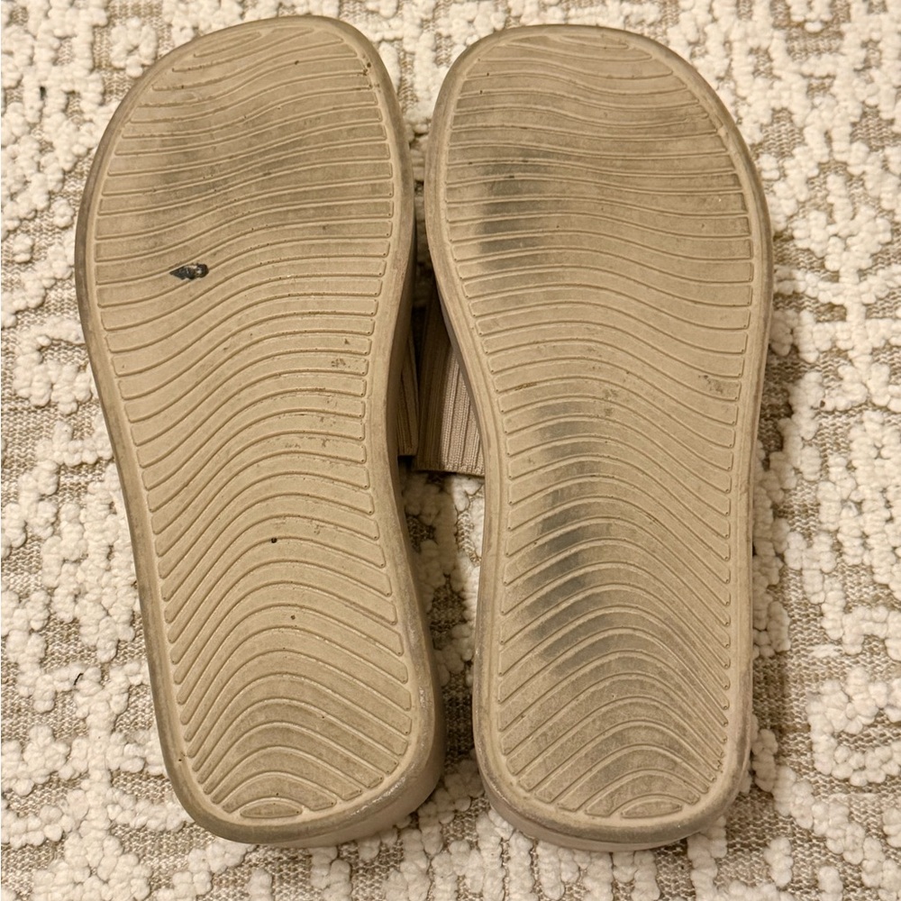 Cushionare Chic Beige Slide Sandals - Picture 3 of 3